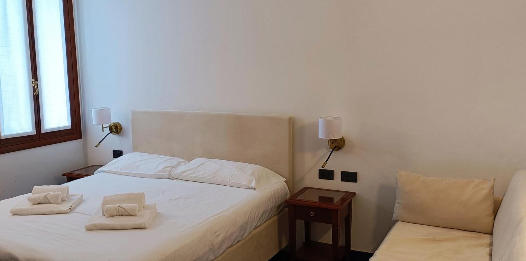 Alloggi Marinella Guest house *